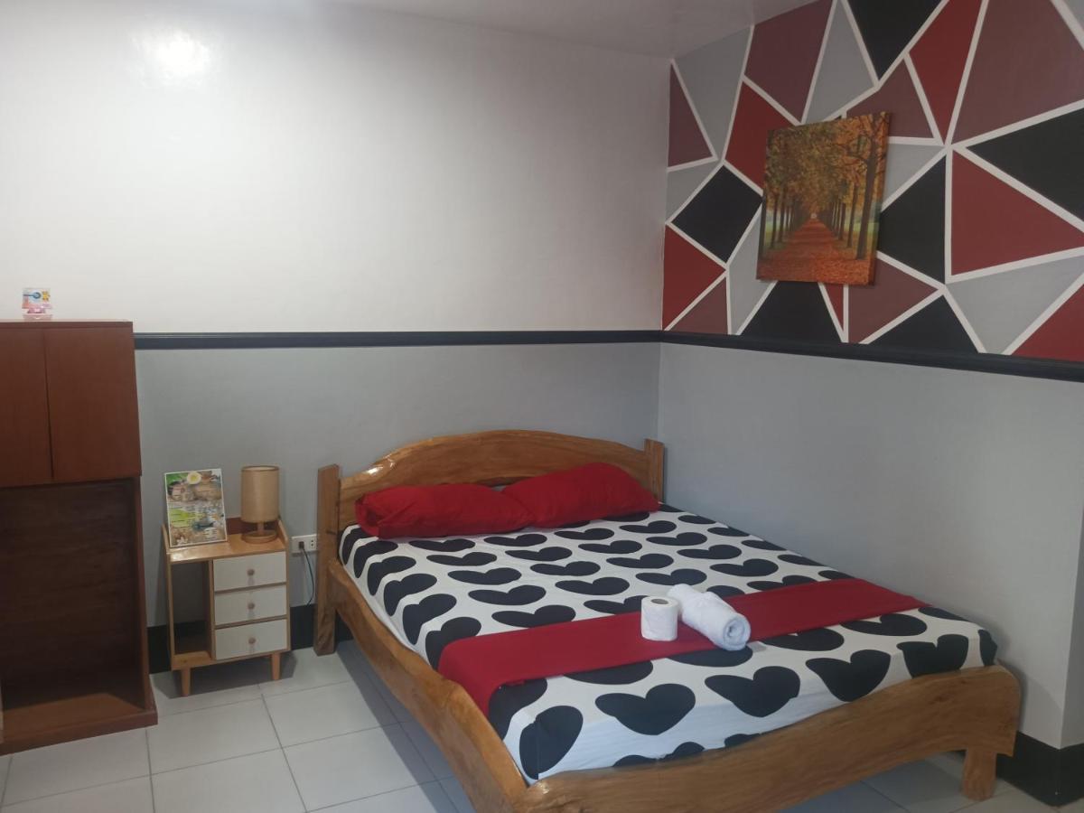 Moalboal Indino'S Guesthouse Sardines Run And Sea Turtle 1 Minute Walking Distance Buitenkant foto