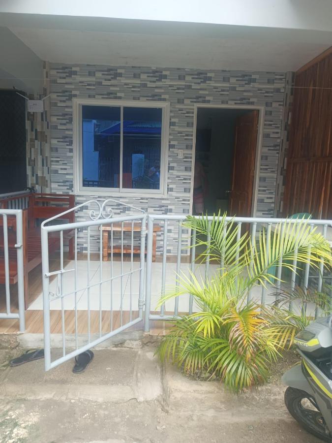 Moalboal Indino'S Guesthouse Sardines Run And Sea Turtle 1 Minute Walking Distance Buitenkant foto