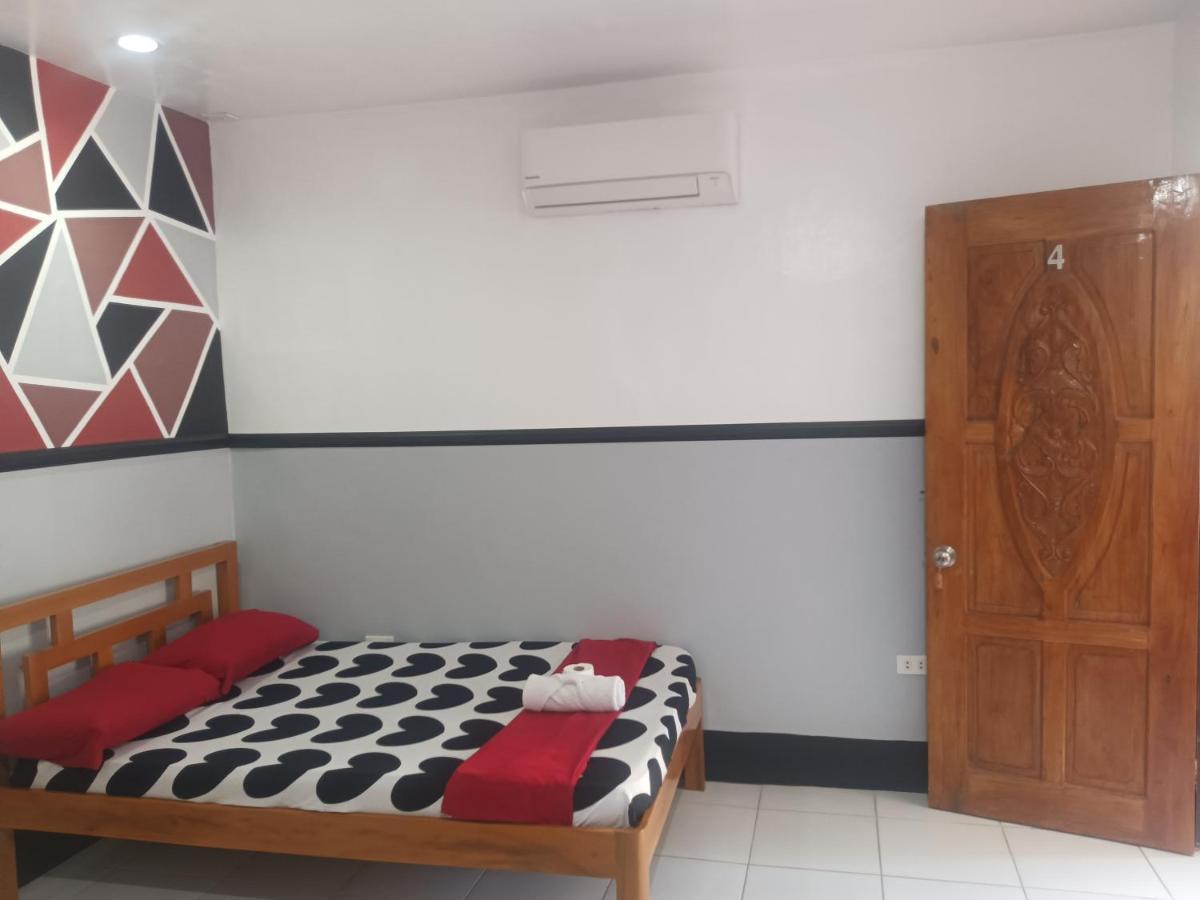 Moalboal Indino'S Guesthouse Sardines Run And Sea Turtle 1 Minute Walking Distance Buitenkant foto