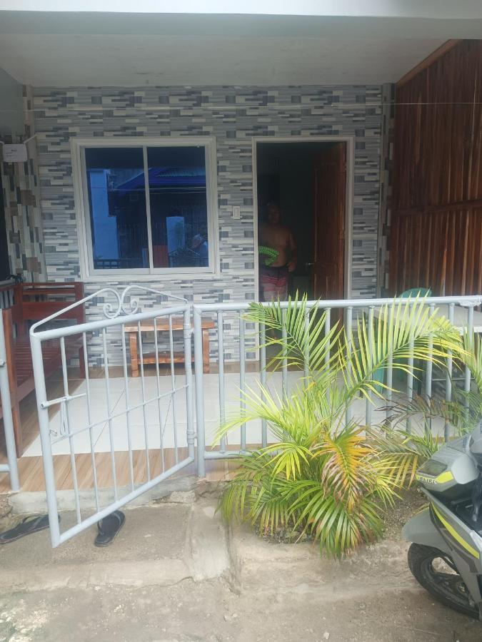 Moalboal Indino'S Guesthouse Sardines Run And Sea Turtle 1 Minute Walking Distance Buitenkant foto