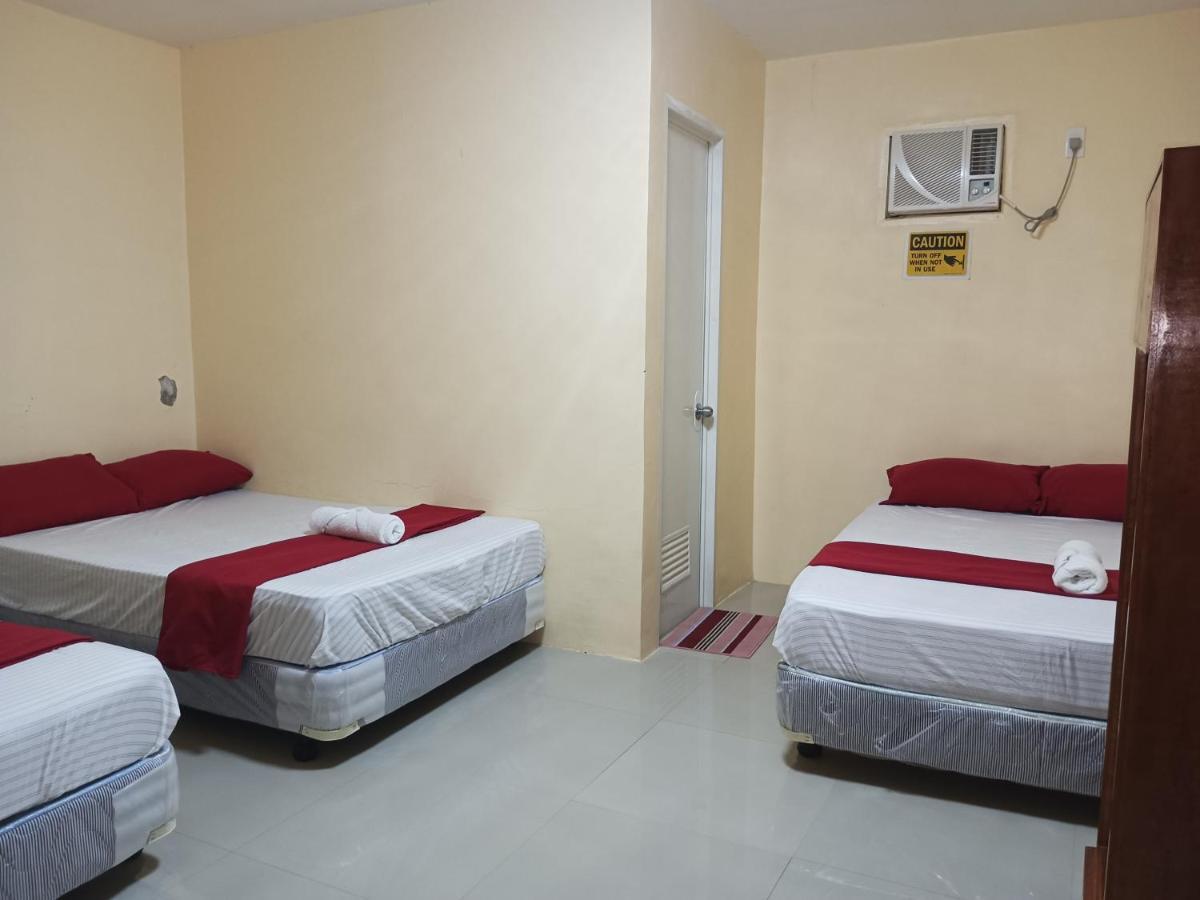 Moalboal Indino'S Guesthouse Sardines Run And Sea Turtle 1 Minute Walking Distance Buitenkant foto