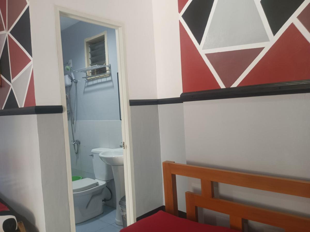 Moalboal Indino'S Guesthouse Sardines Run And Sea Turtle 1 Minute Walking Distance Buitenkant foto