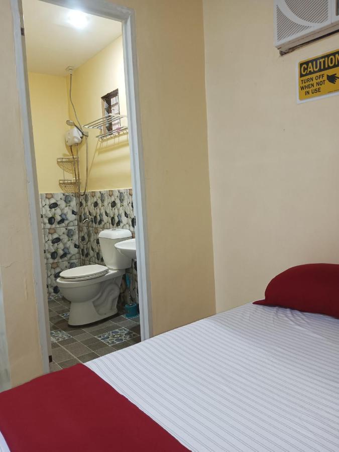 Moalboal Indino'S Guesthouse Sardines Run And Sea Turtle 1 Minute Walking Distance Buitenkant foto