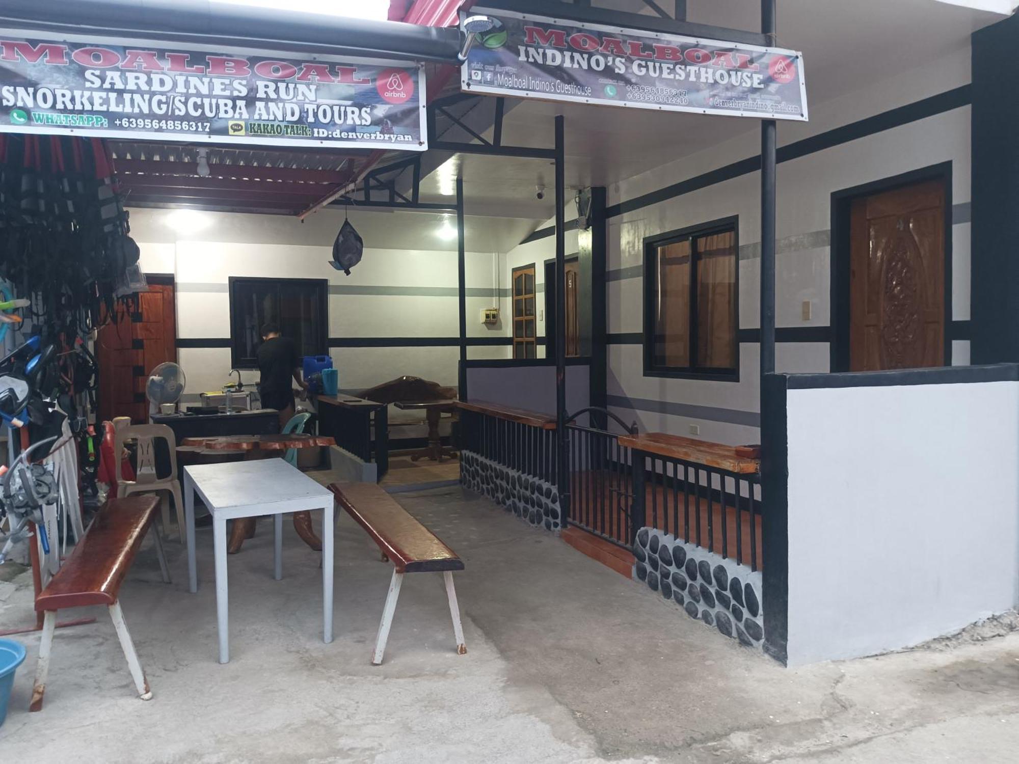 Moalboal Indino'S Guesthouse Sardines Run And Sea Turtle 1 Minute Walking Distance Buitenkant foto